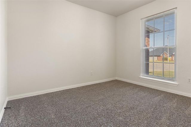 901 N Avery Drive, Moore, OK 73160