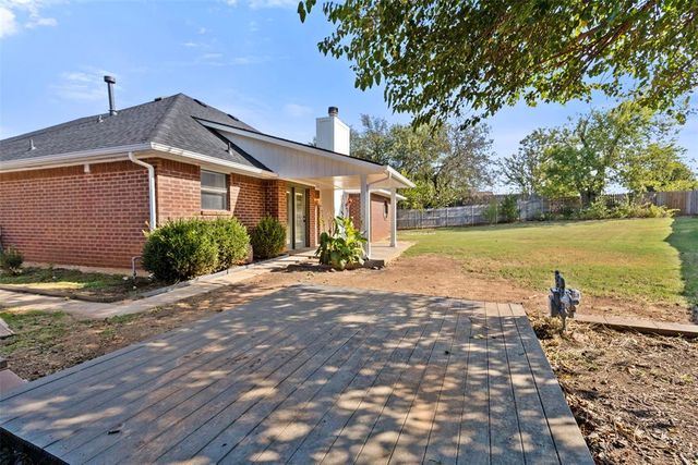 901 N Avery Drive, Moore, OK 73160