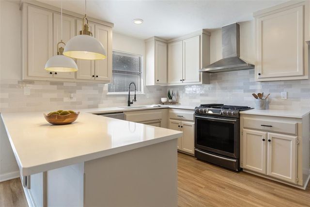 901 N Avery Drive, Moore, OK 73160