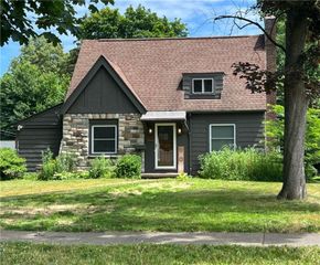 122 Mayfair Drive, Irondequoit, NY 14617