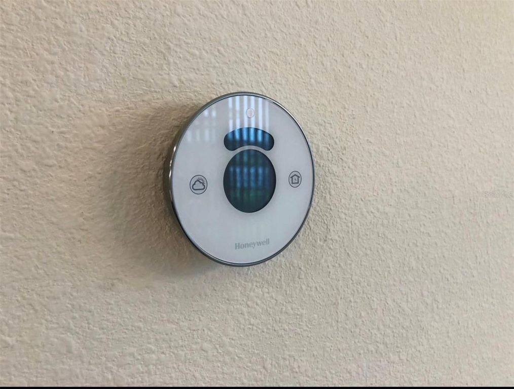 Image 13 of property listing at 10229 LOVEGRASS LANE, Orlando, FL 32832