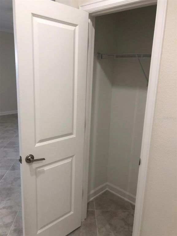 Image 25 of property listing at 10229 LOVEGRASS LANE, Orlando, FL 32832