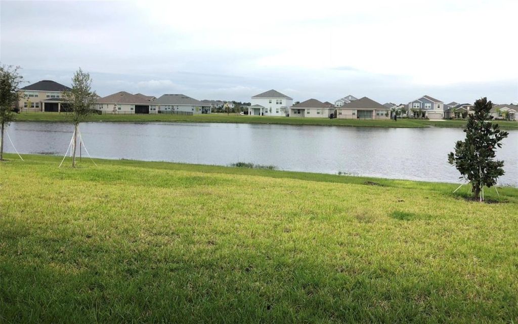 Image 4 of property listing at 10229 LOVEGRASS LANE, Orlando, FL 32832