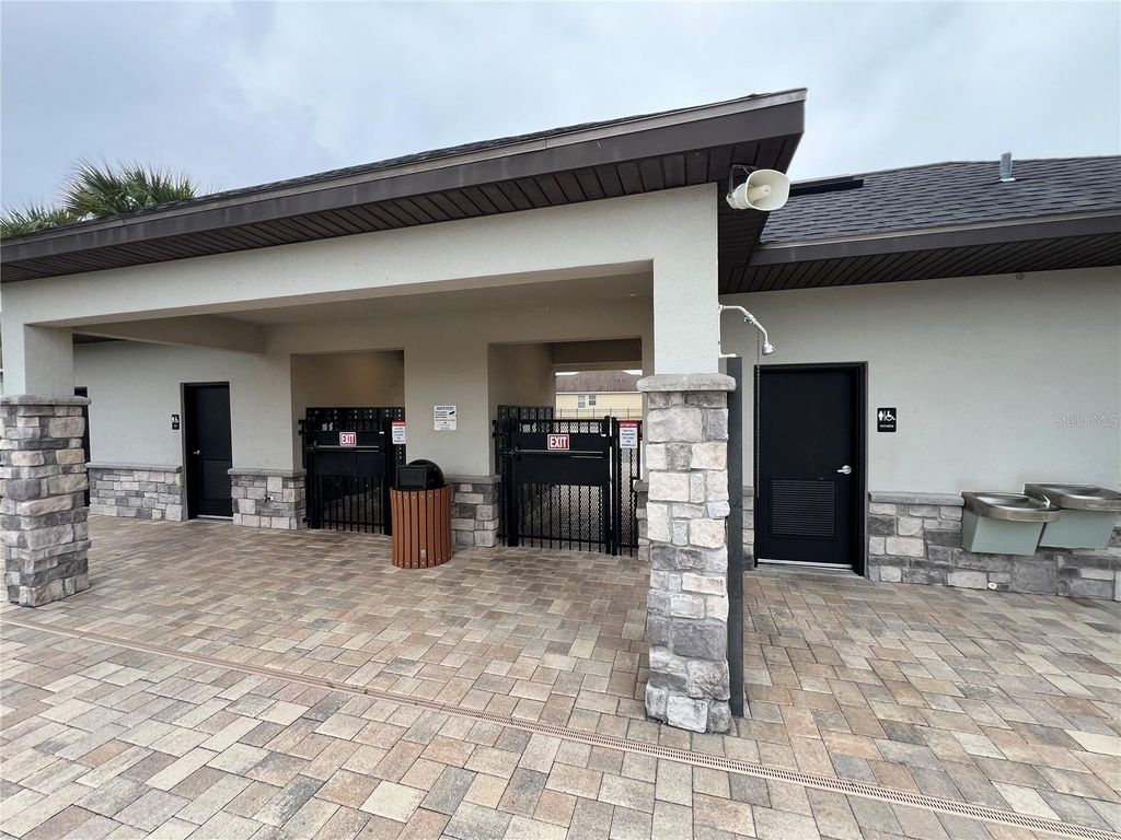 Image 39 of property listing at 10229 LOVEGRASS LANE, Orlando, FL 32832