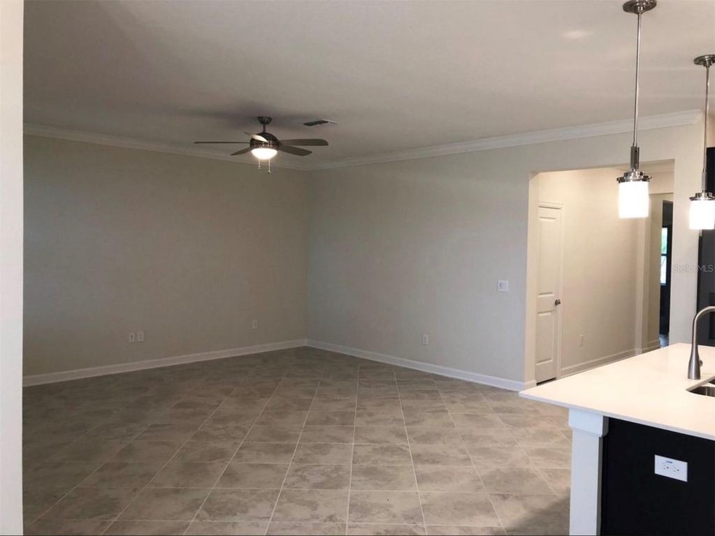 Image 9 of property listing at 10229 LOVEGRASS LANE, Orlando, FL 32832