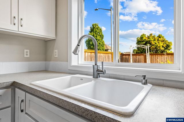762 Burgundy Av NE, Keizer, OR 97303