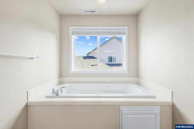 762 Burgundy Av NE, Keizer, OR 97303