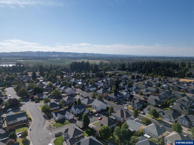 762 Burgundy Av NE, Keizer, OR 97303