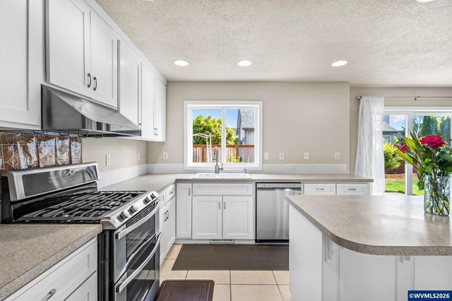 762 Burgundy Av NE, Keizer, OR 97303