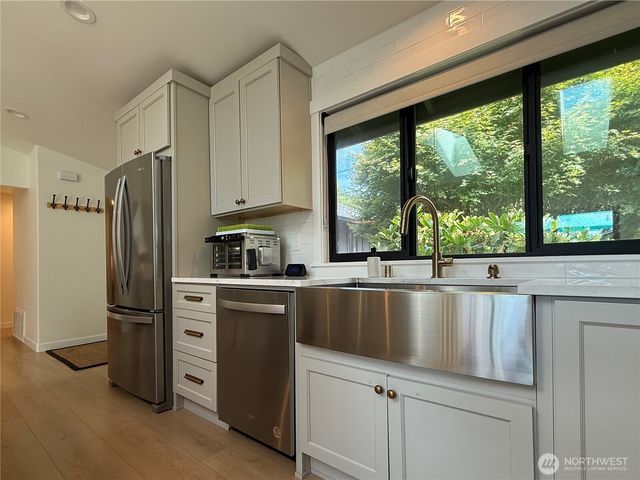 9323 NE 124th Street, Kirkland, WA 98034