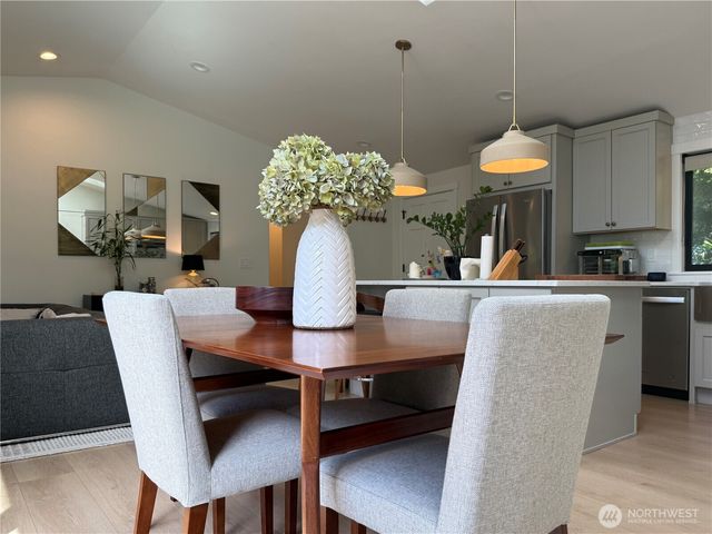 9323 NE 124th Street, Kirkland, WA 98034