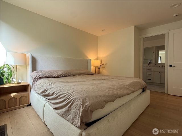 9323 NE 124th Street, Kirkland, WA 98034