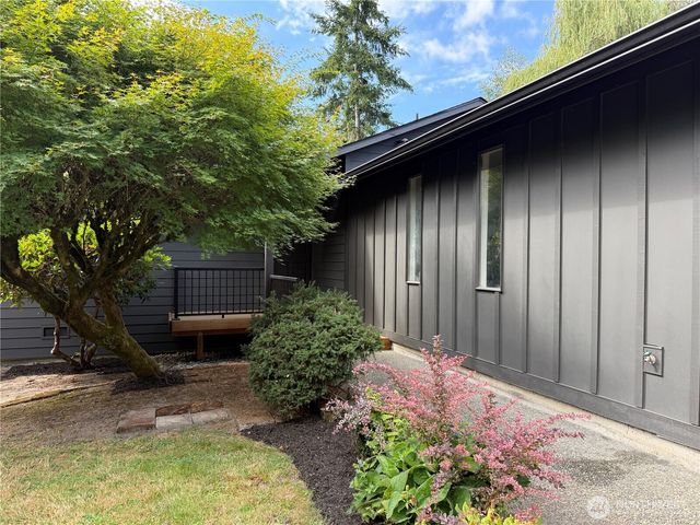 9323 NE 124th Street, Kirkland, WA 98034