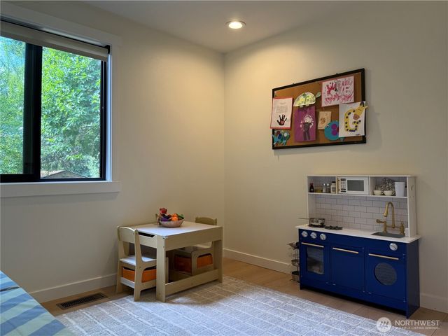 9323 NE 124th Street, Kirkland, WA 98034