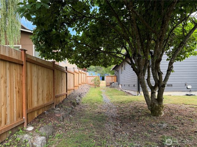 9323 NE 124th Street, Kirkland, WA 98034