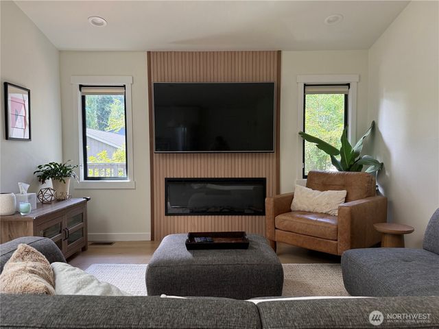 9323 NE 124th Street, Kirkland, WA 98034