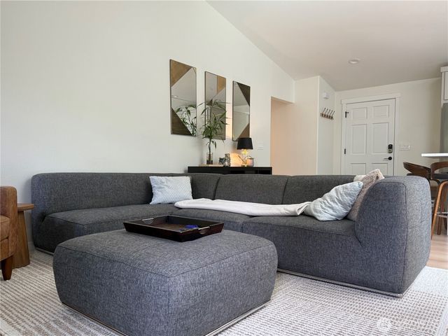 9323 NE 124th Street, Kirkland, WA 98034