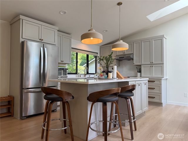 9323 NE 124th Street, Kirkland, WA 98034