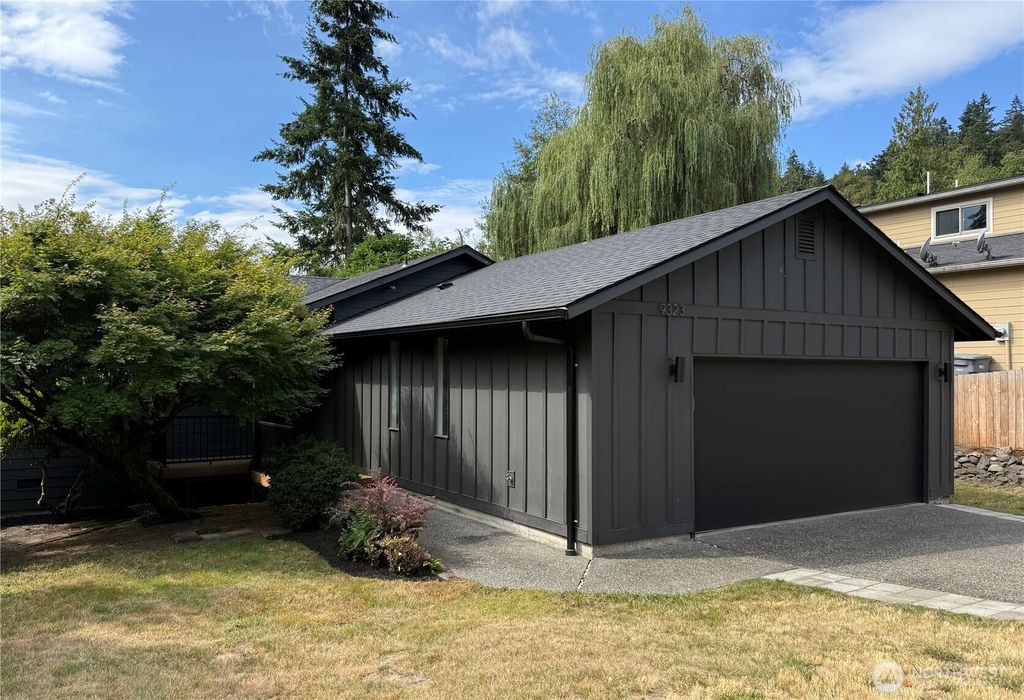 9323 NE 124th Street, Kirkland, WA 98034