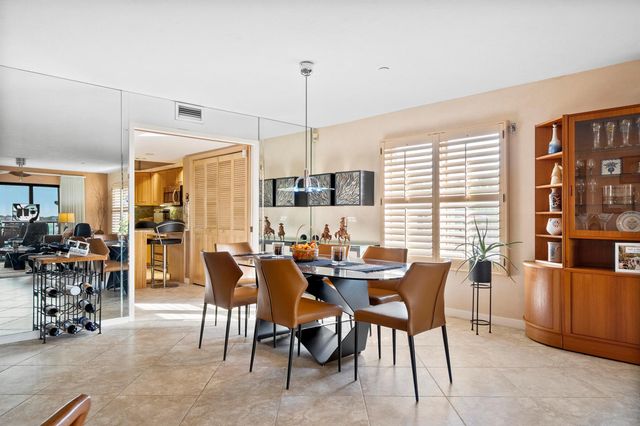 415 NW North River Drive 201, Stuart, FL 34994