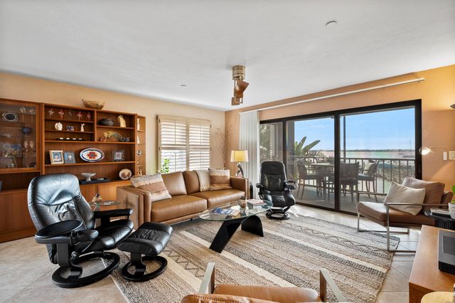 415 NW North River Drive 201, Stuart, FL 34994