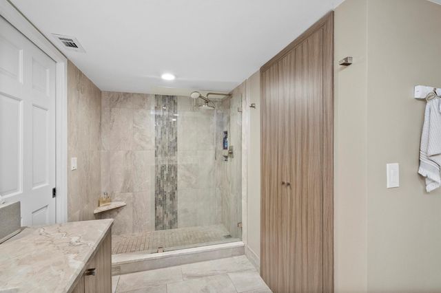 415 NW North River Drive 201, Stuart, FL 34994