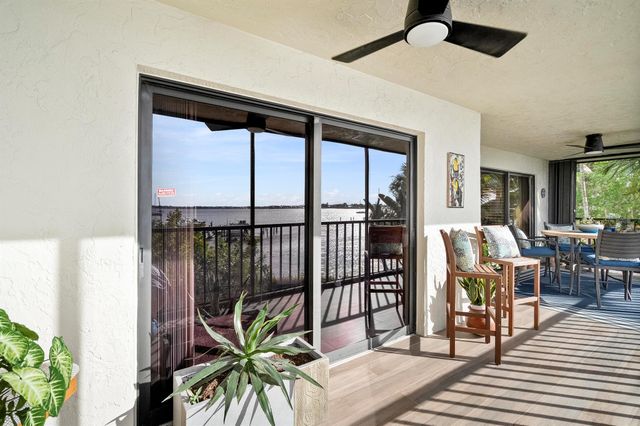 415 NW North River Drive 201, Stuart, FL 34994