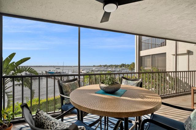 415 NW North River Drive 201, Stuart, FL 34994