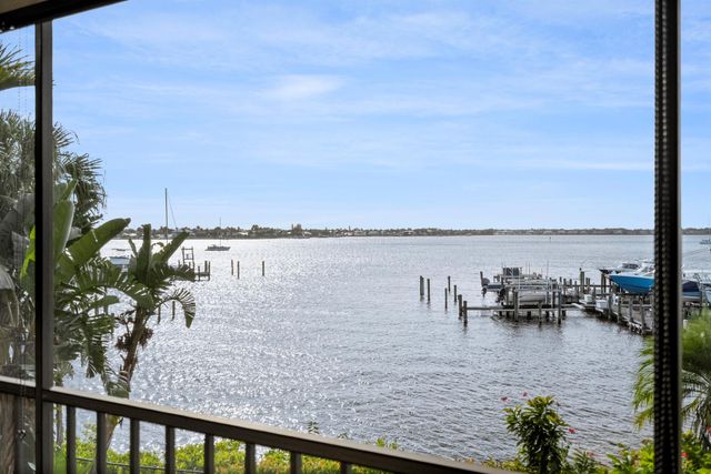 415 NW North River Drive 201, Stuart, FL 34994