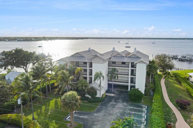 415 NW North River Drive 201, Stuart, FL 34994