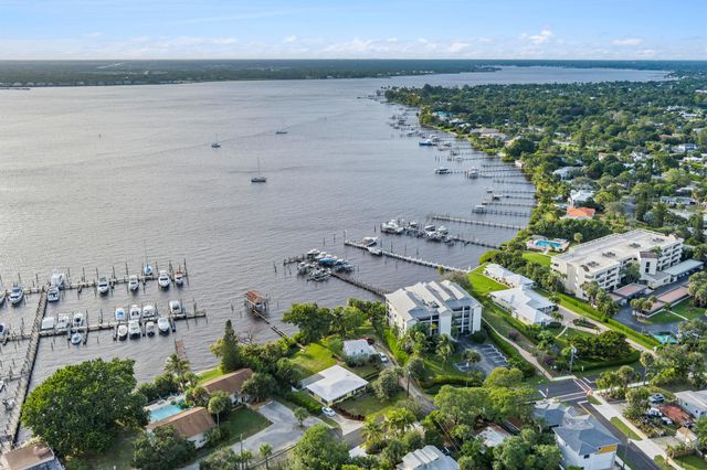 415 NW North River Drive 201, Stuart, FL 34994