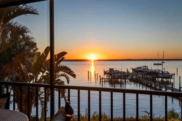 415 NW North River Drive 201, Stuart, FL 34994