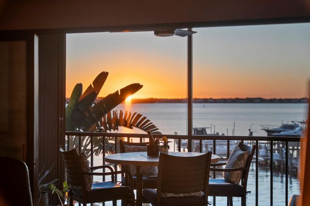 415 NW North River Drive 201, Stuart, FL 34994