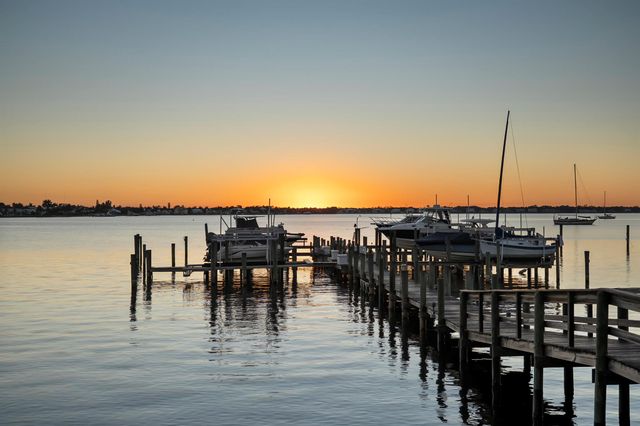 415 NW North River Drive 201, Stuart, FL 34994