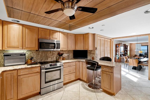 415 NW North River Drive 201, Stuart, FL 34994