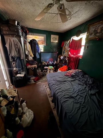 551-553 NE 133rd St, North Miami, FL 33161