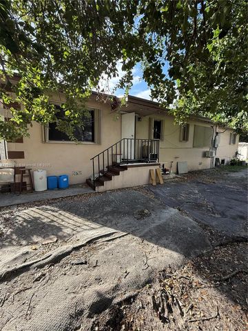 551-553 NE 133rd St, North Miami, FL 33161