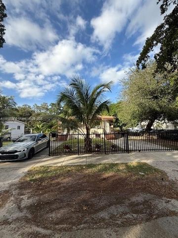 551-553 NE 133rd St, North Miami, FL 33161