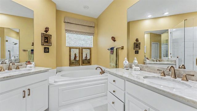 564 GRASSLANDS VILLAGE CIRCLE, Lakeland, FL 33803