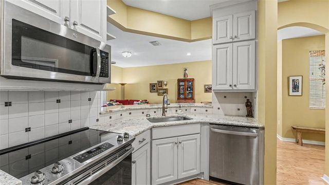 564 GRASSLANDS VILLAGE CIRCLE, Lakeland, FL 33803