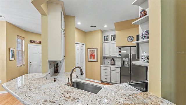 564 GRASSLANDS VILLAGE CIRCLE, Lakeland, FL 33803