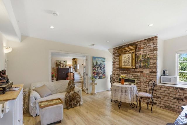 18211 Saratoga Los Gatos Road, Monte Sereno, CA 95030