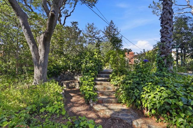 18211 Saratoga Los Gatos Road, Monte Sereno, CA 95030