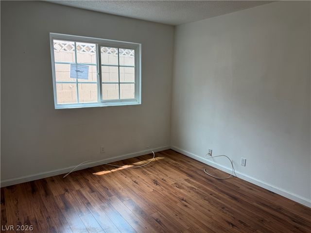 6225 Cedarwood Avenue, Las Vegas, NV 89103