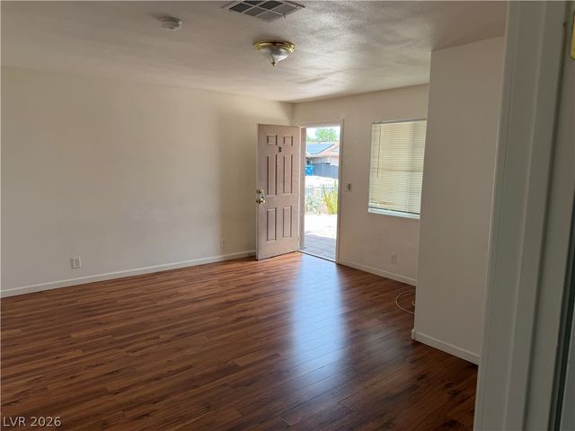 6225 Cedarwood Avenue, Las Vegas, NV 89103
