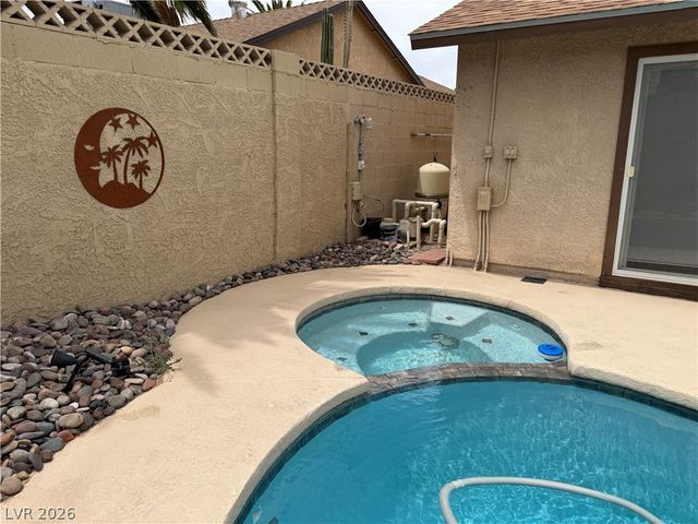 6225 Cedarwood Avenue, Las Vegas, NV 89103