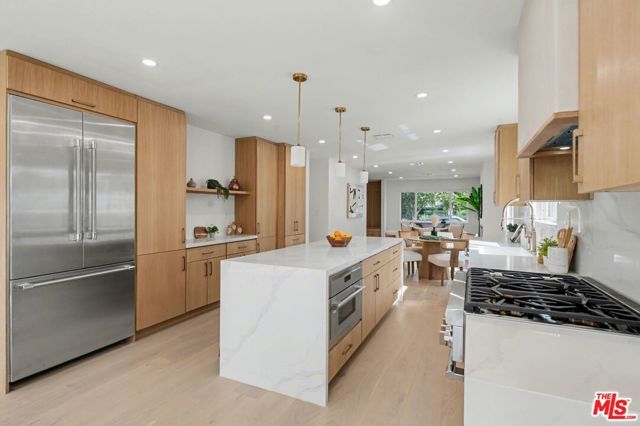 2831 Overland Avenue, Los Angeles, CA 90064