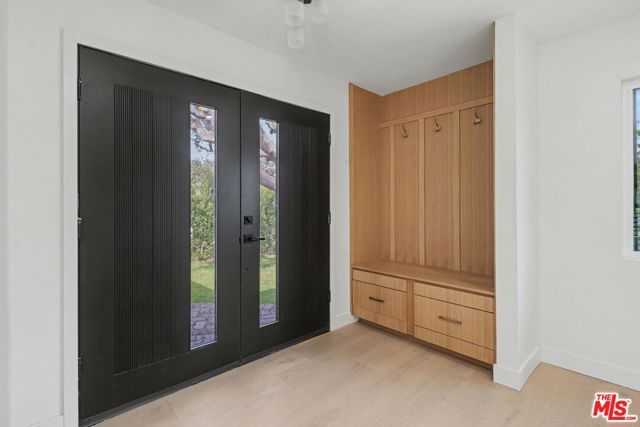 2831 Overland Avenue, Los Angeles, CA 90064