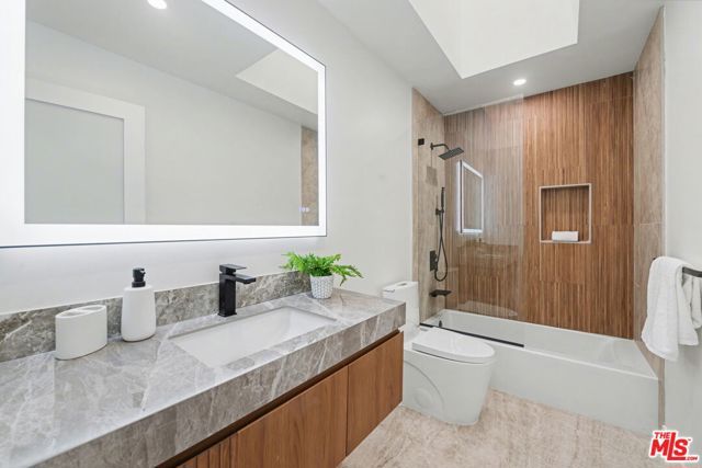 2831 Overland Avenue, Los Angeles, CA 90064