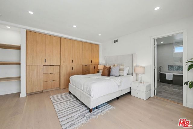 2831 Overland Avenue, Los Angeles, CA 90064